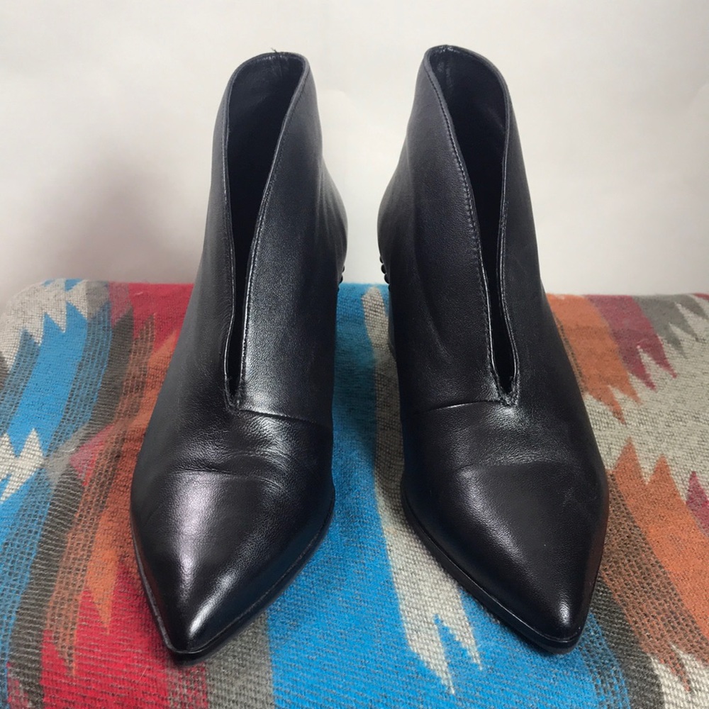 💙 Bruno Premi Black Leather Booties
